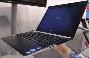 fujitsu Lifebook UH572
